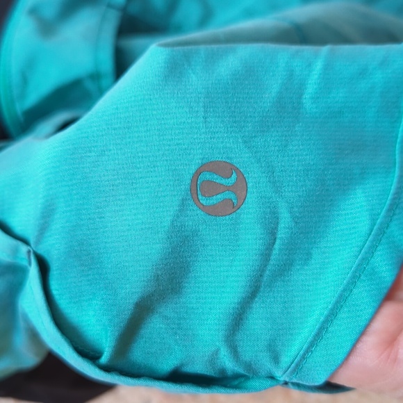 Lululemon Run Speed Short Surge Spray Tie Dye Blue and Black Sz 6 - Picture 3 of 5